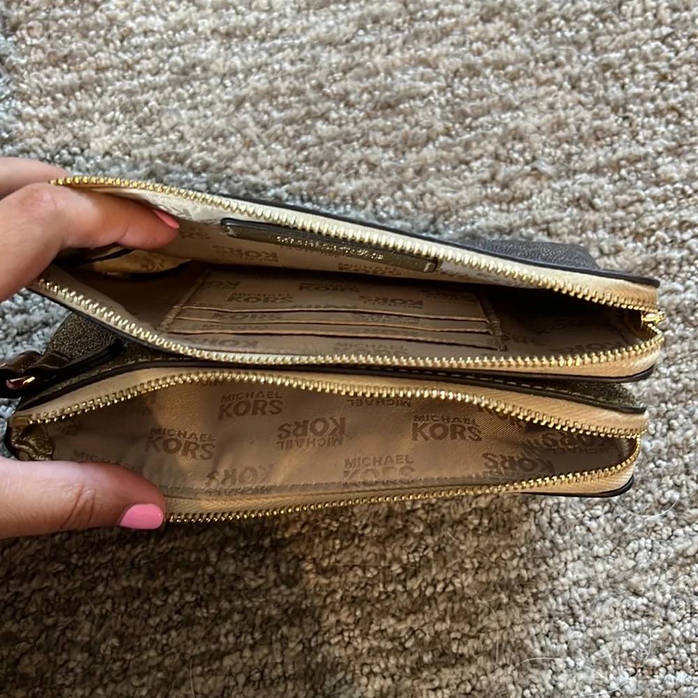 Michael Kors Wristlet - Picture 5 of 5